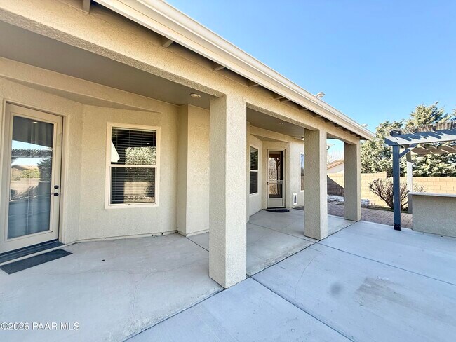 Building Photo - 7861 N Rambling Ln