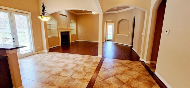 Building Photo - 16303 Lakewood Field Dr