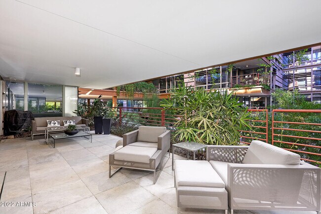 Building Photo - 7117 E Rancho Vista Dr