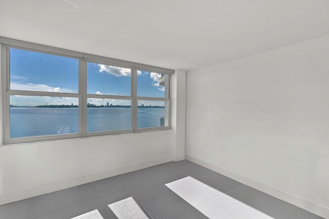 Building Photo - 11930 N Bayshore Dr