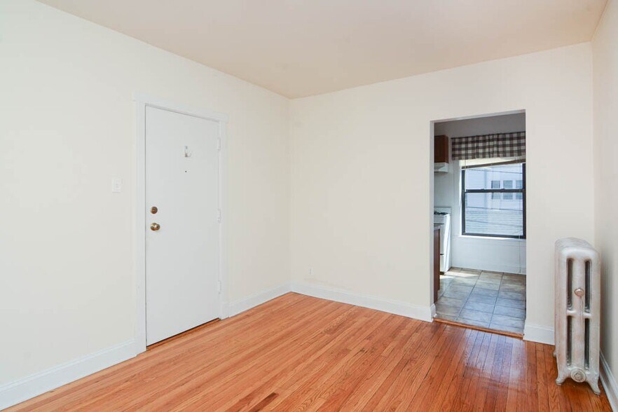 Building Photo - 2617 N Spaulding Ave