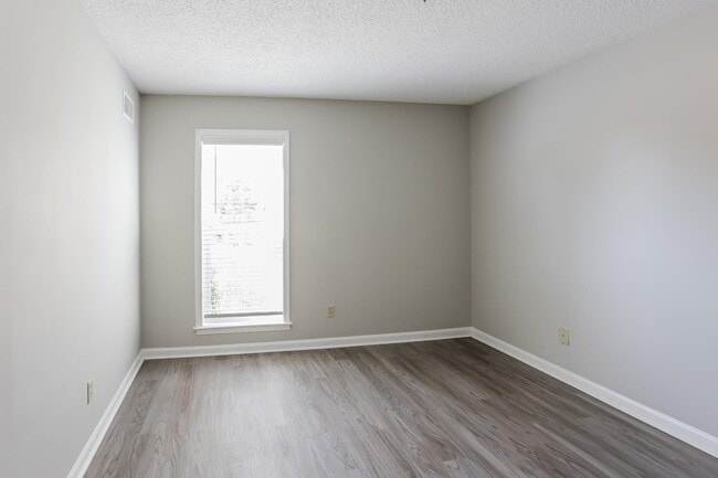 Building Photo - 4454 Westbury Dr
