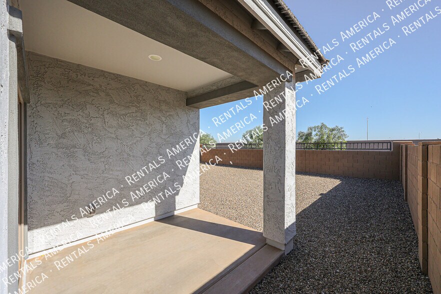 Building Photo - 7857 N 79th Ave