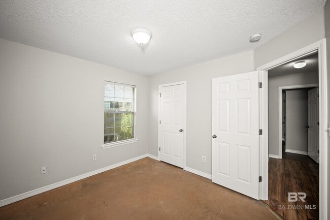 Building Photo - 4004 Kendallbrook Loop