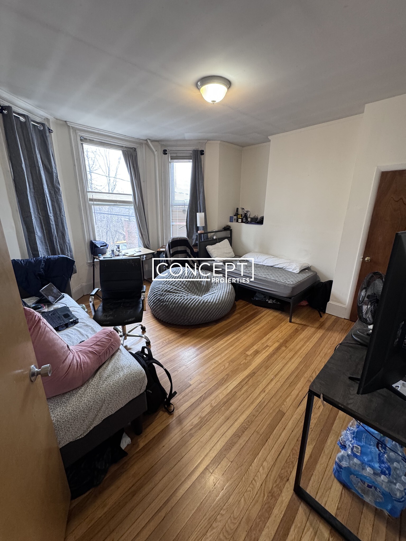 Building Photo - 38 Newton St