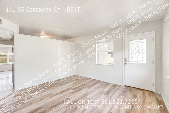 Building Photo - 140 SE Serenata Ct