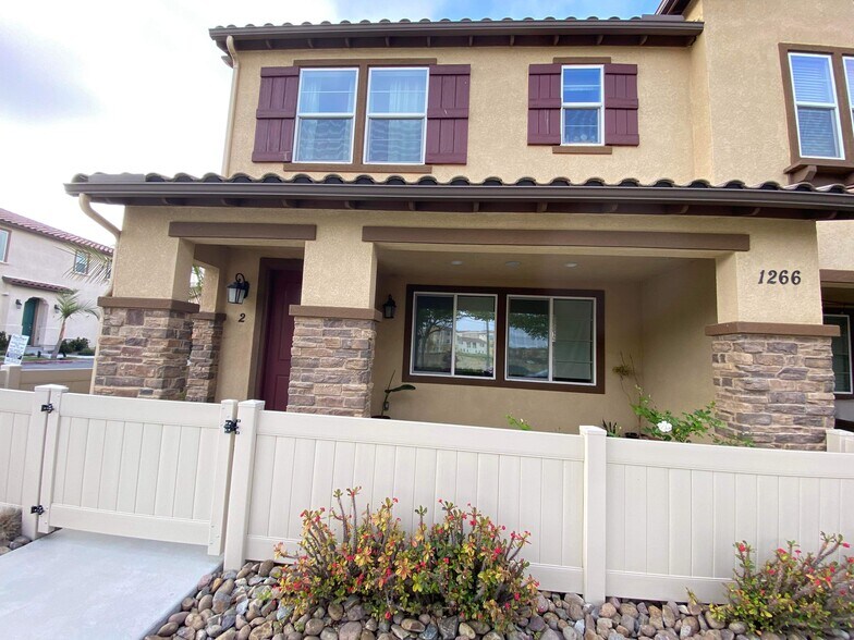 outside view with patio - 1266 Santa Victoria Rd