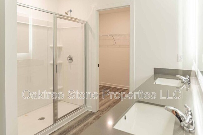 Building Photo - 3362 Skyland Dr