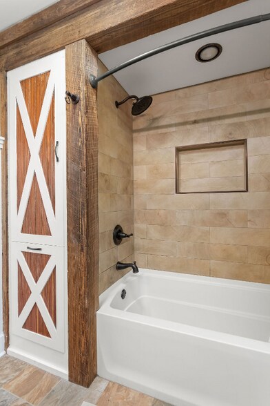 Building Photo - 1145 North Blvd