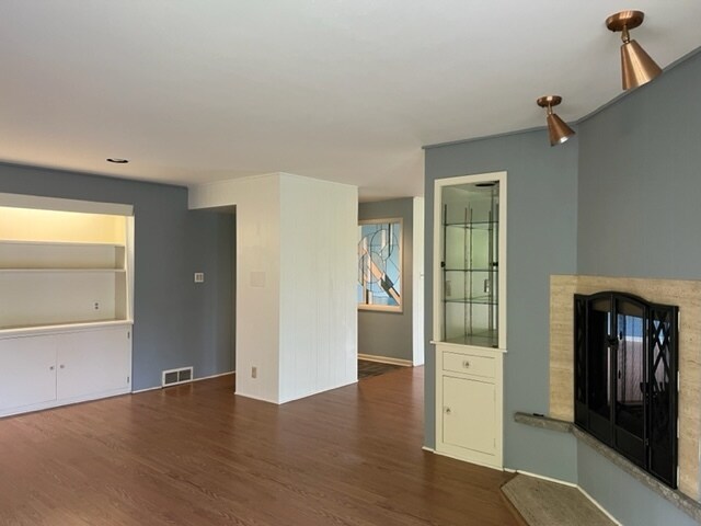 Building Photo - 8551 North Point Dr