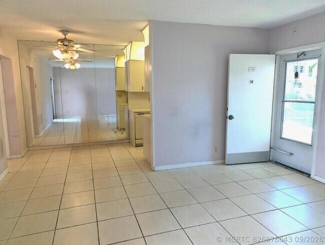 Building Photo - 1481 S Ocean Blvd