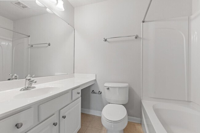Building Photo - 2 Bed/2.5 Bath Summerfield Townhome! Great...