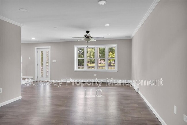 Building Photo - 2480 Monmouth Rd