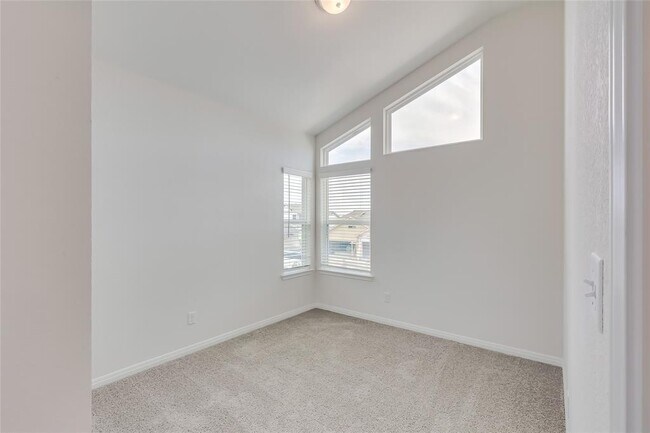 Building Photo - 20504 Haygrazer Wy