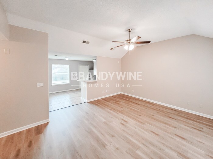 Building Photo - 4613 Sun Ridge Dr