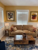 Building Photo - 820 Hope St