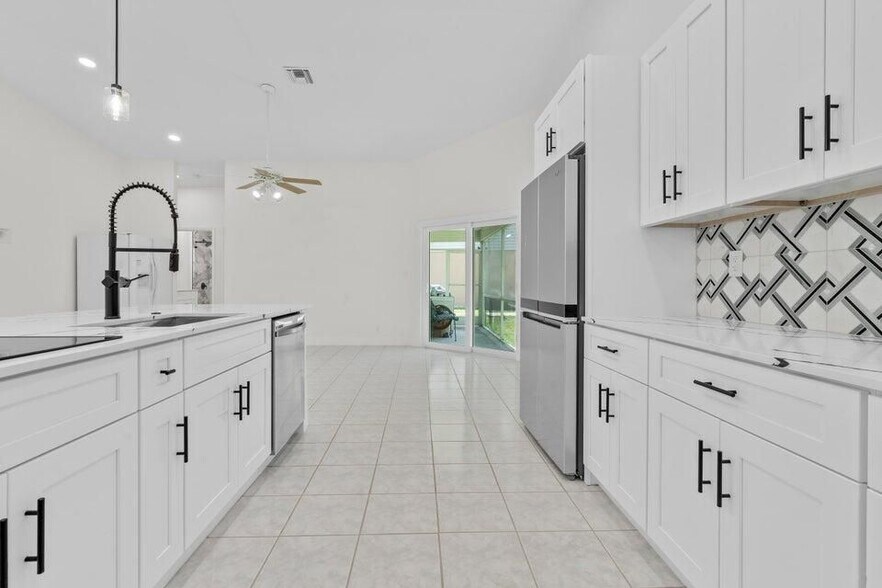 Building Photo - 48 Bentwater Cir