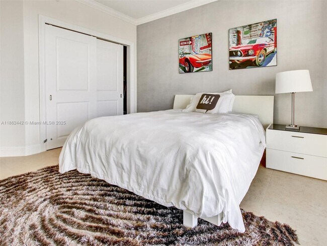 Building Photo - 6000 Island Blvd