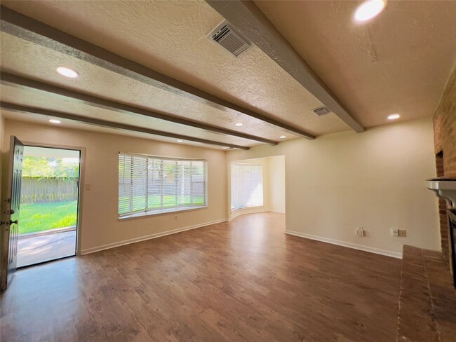 Building Photo - 17014 Forest Bend Ave