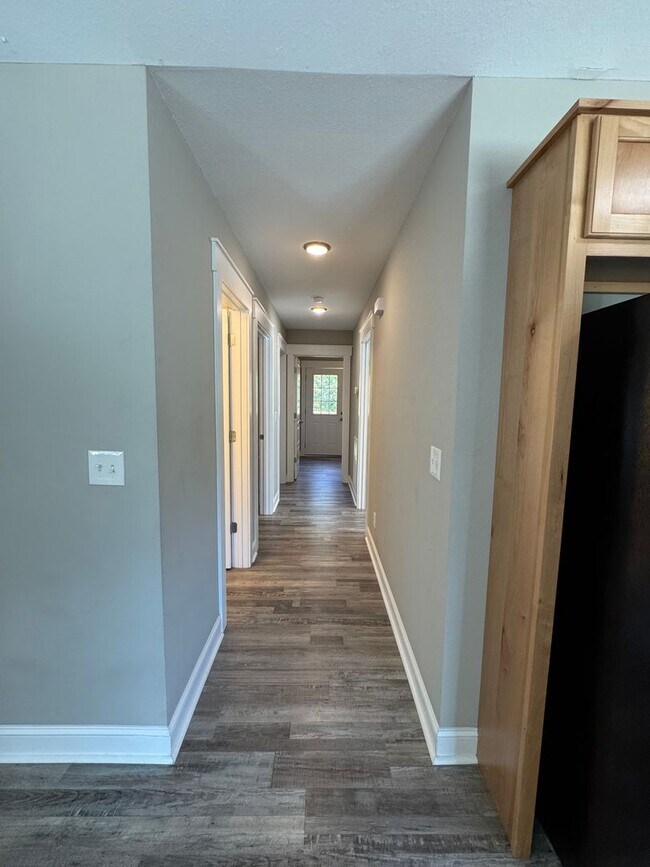 Building Photo - 310 N Varnell Rd