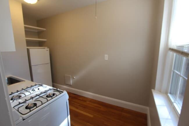Building Photo - 1.0 bedroom in Somerville Massachusetts 02144