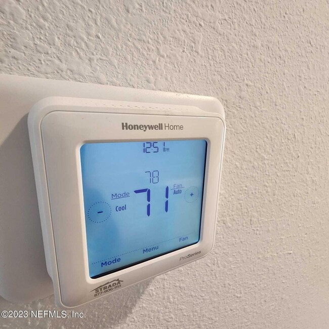 Building Photo - 8409 Zenith Cir