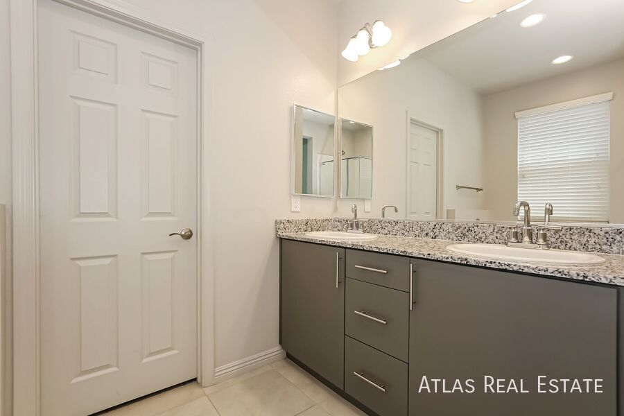 Building Photo - 1625 Guyot Ct