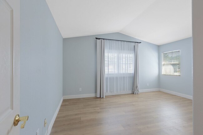 Building Photo - 26523 Starling Ct