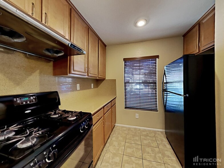 Building Photo - 581 Brinkburn Point Ave