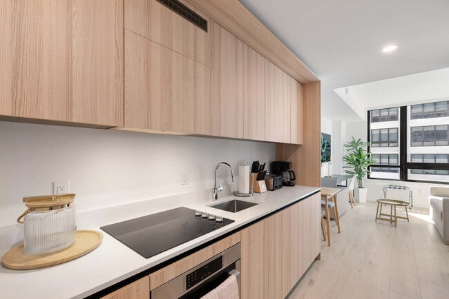 Building Photo - 225 N Miami Ave