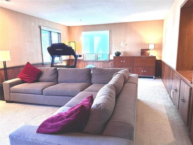 Building Photo - 6904 Gleason Rd