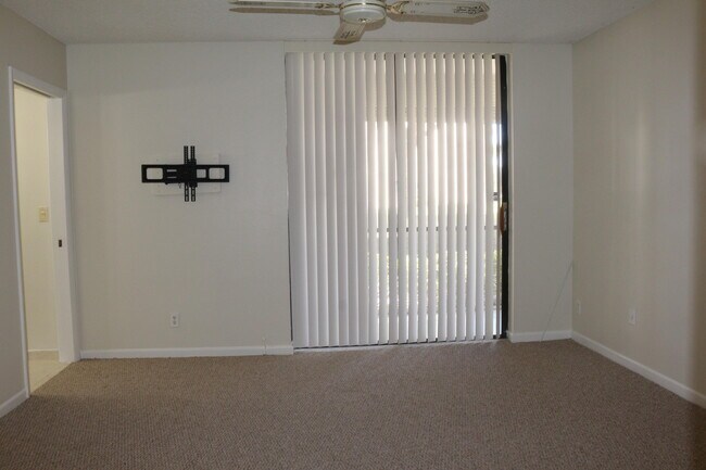 Building Photo - 5220 Las Verdes Cir