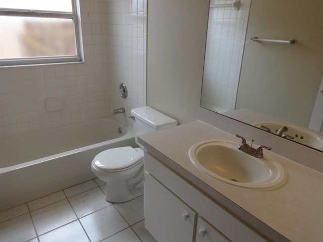Building Photo - 1750 Kirtley Dr