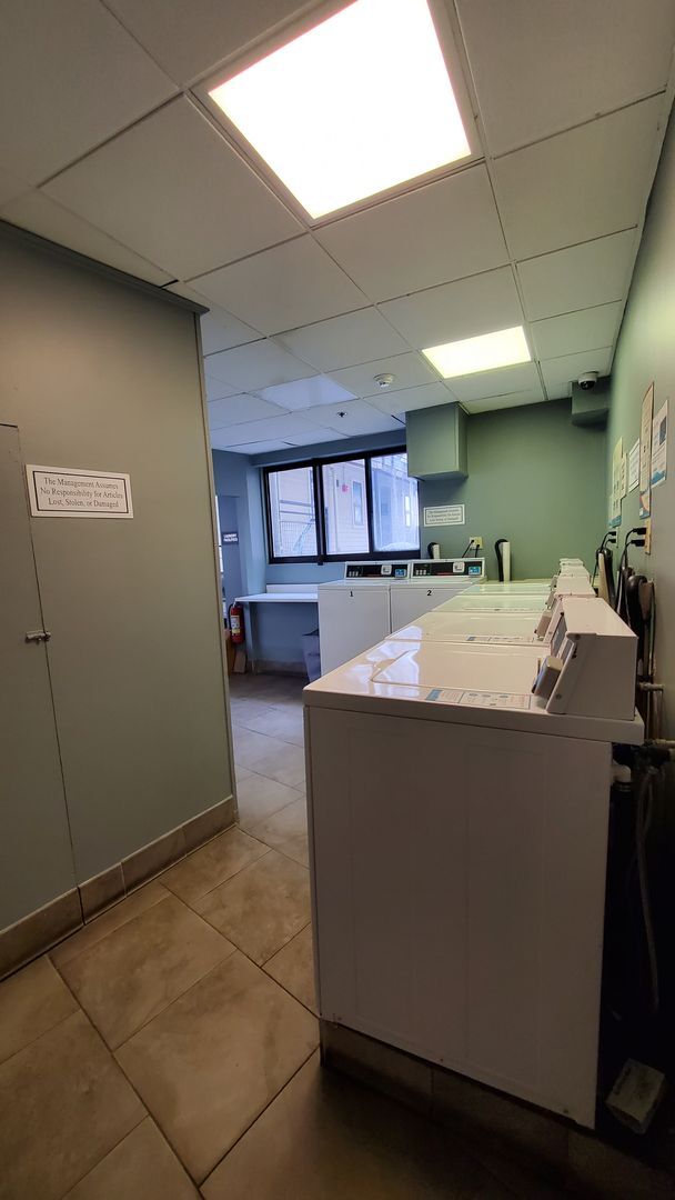 Building Photo - 1 Bedroom in LUXURY BLDG - BERKLEE/NEU - NO FEE  9/1/26  ROOF TOP POOL!