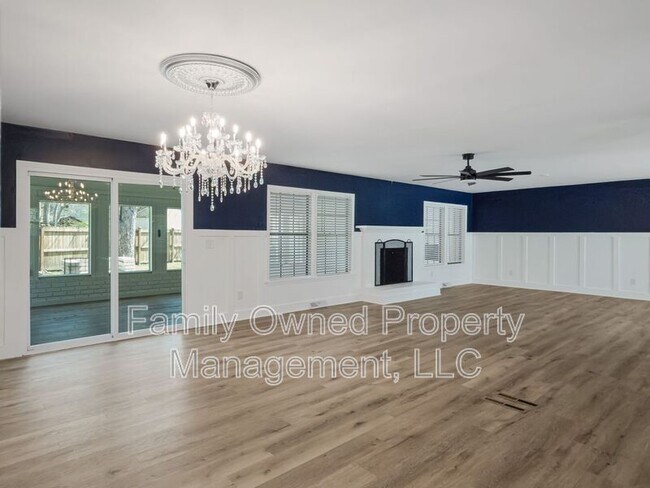 Building Photo - 23 Shadowmoss Pkwy