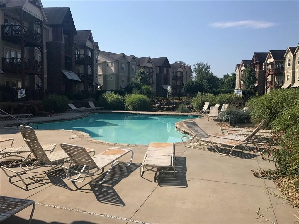 Building Photo - 203 Kelly Rd