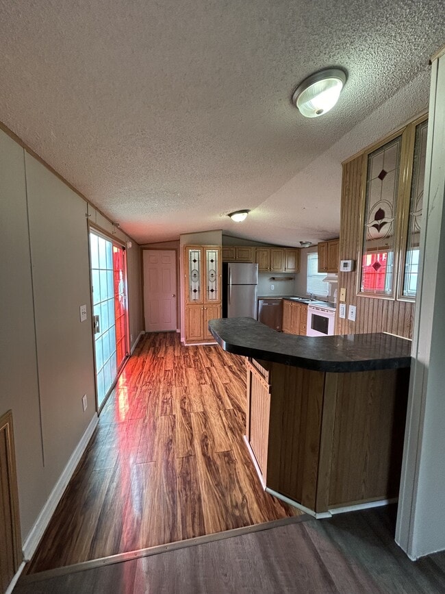 Building Photo - 217 Tyler St