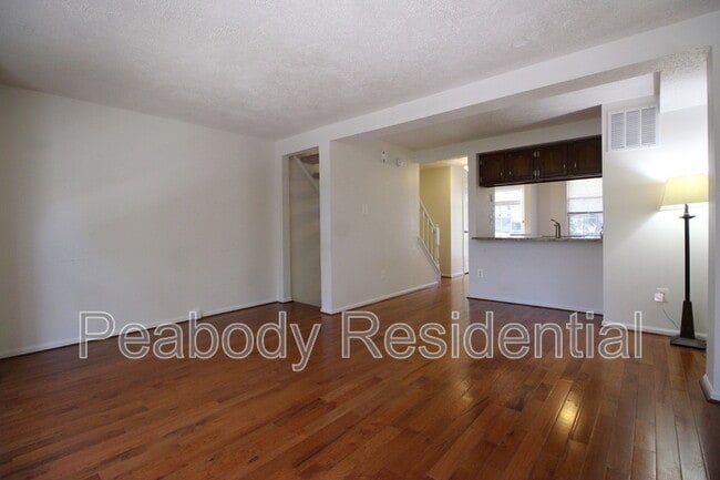 Building Photo - 1544 Woodcrest Dr