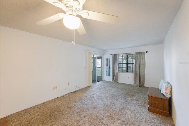 Building Photo - 13721 Mission Oaks Blvd