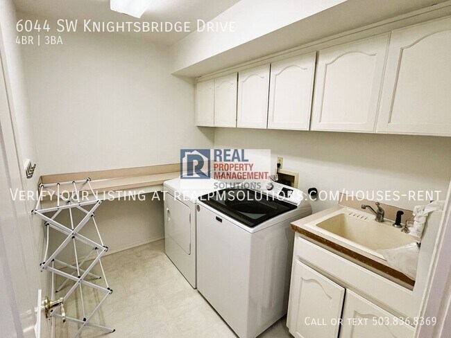 Building Photo - 6044 SW Knightsbridge Dr