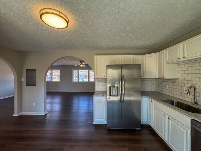 Building Photo - Cute 3 Bed 2 Bath Home in Fayetteville