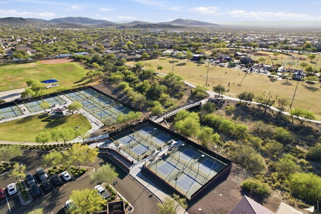 Building Photo - 1711 W Twain Ct