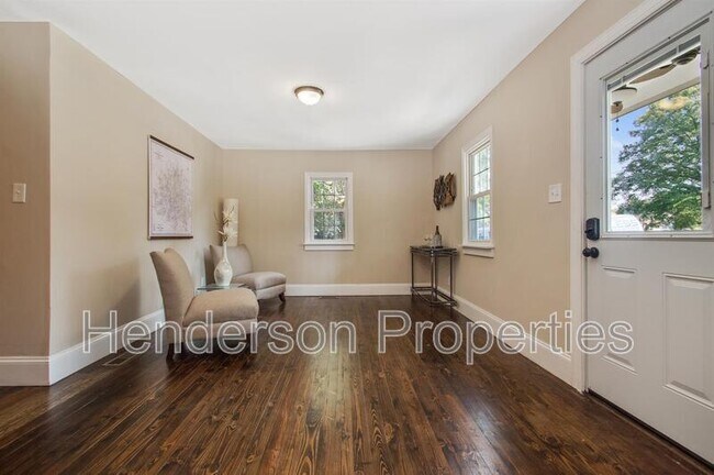 Building Photo - 217 Skyland Ave