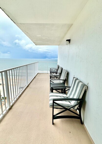 private balcony - 3043 S Atlantic Ave