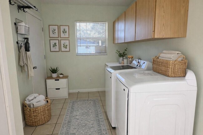 Building Photo - 17026 FL-54