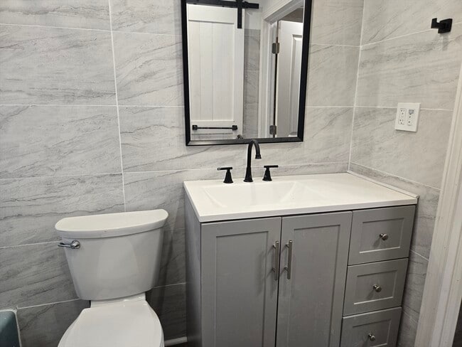 Building Photo - 177 Morse St