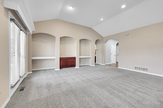Building Photo - $3,495 - 4 Bed, 4 Bath Home with 4 Car Gar...