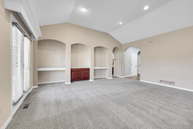 Building Photo - $3,650 - 4 Bed, 4 Bath Home with 4 Car Gar...