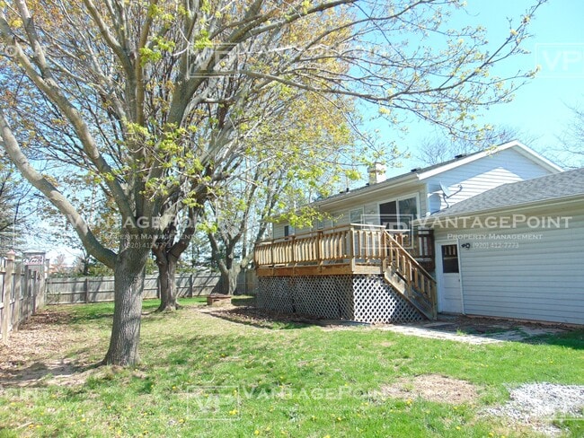 Building Photo - 433 S Kensington Dr