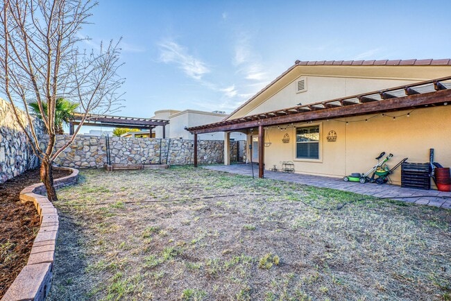 Building Photo - Beautiful 3 bed-2 baths home in 79911